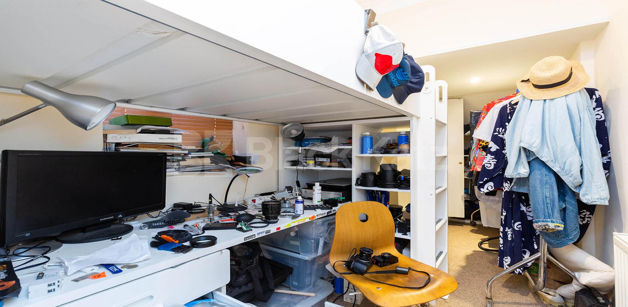 			CONVERTED HOUSE IN CAMDEN SQUARE!, 2 Bedroom, 1 bath, 1 reception Ground Floor Flat			 Cantelowes Road, CAMDEN SQUARE